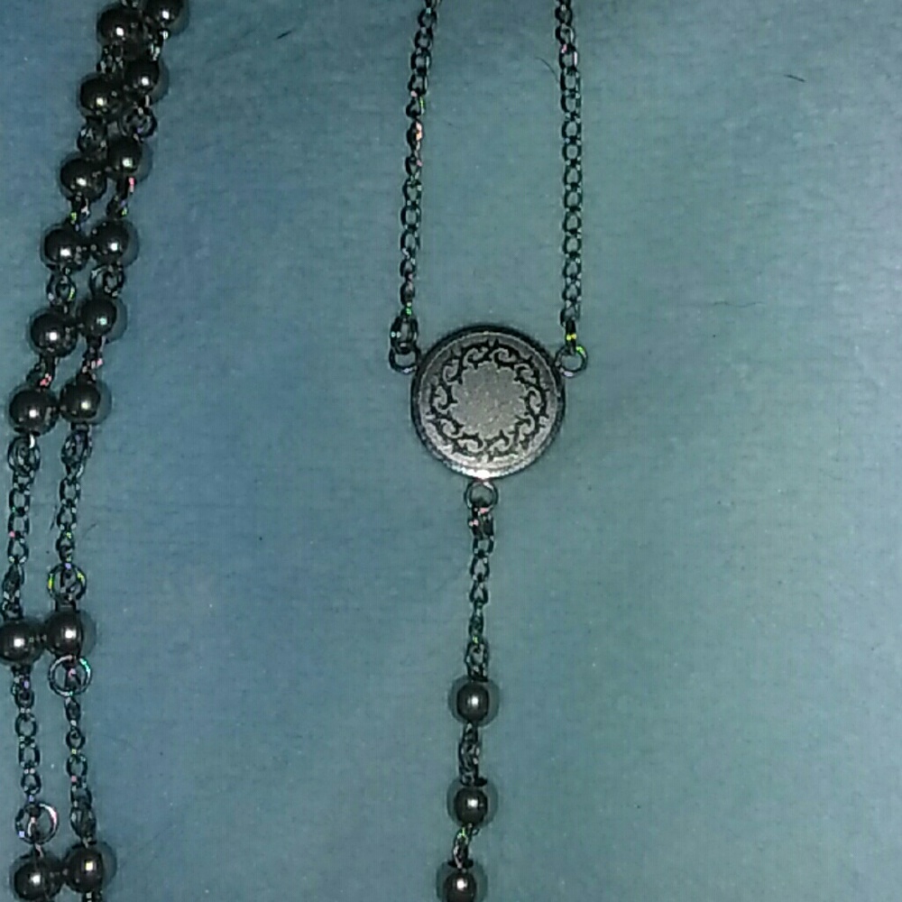 Necklace - Picture 2 of 3